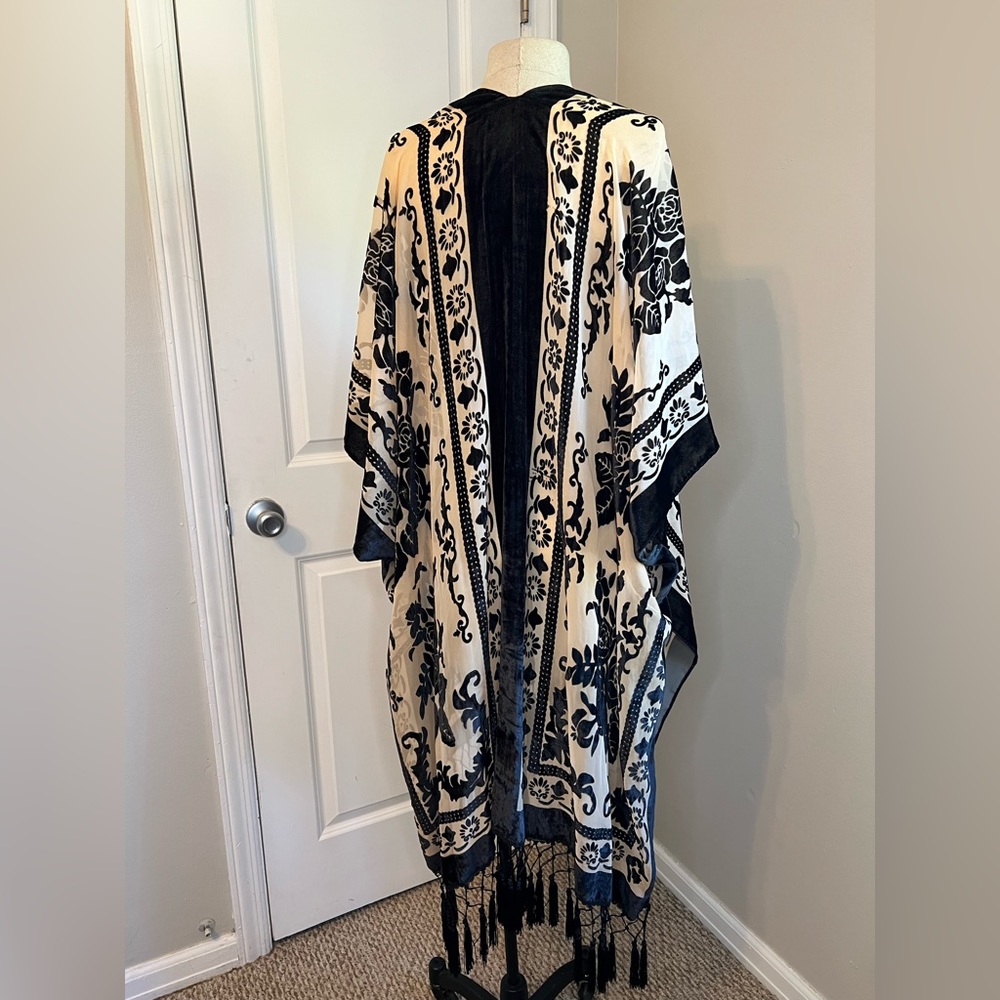 Free People Black and Beige Velvet Burnout Kimono - Picture 9 of 9
